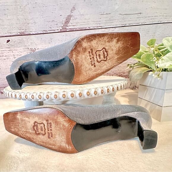 Stuart Weitzman Trending Metallic Silver Shoe Pump 2” Kitten Spool Heel Size 8.5 - Picture 9 of 13